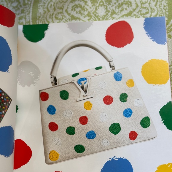 Yayoi Kusama x LOUIS VUITTON INFINITY Catalog - Picture 3 of 5